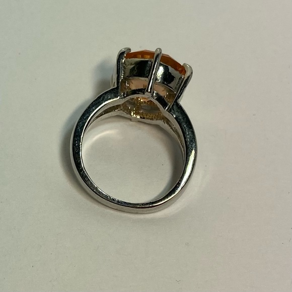 Silver tone women amber rhinestone statement ring. Size 7.5. Used. - Picture 4 of 7